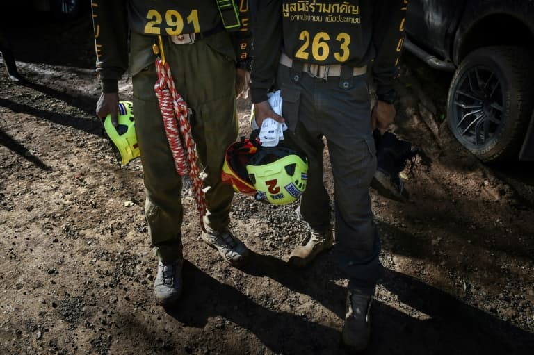 Os possíveis planos para a retirada dos meninos presos em caverna na Tailândia