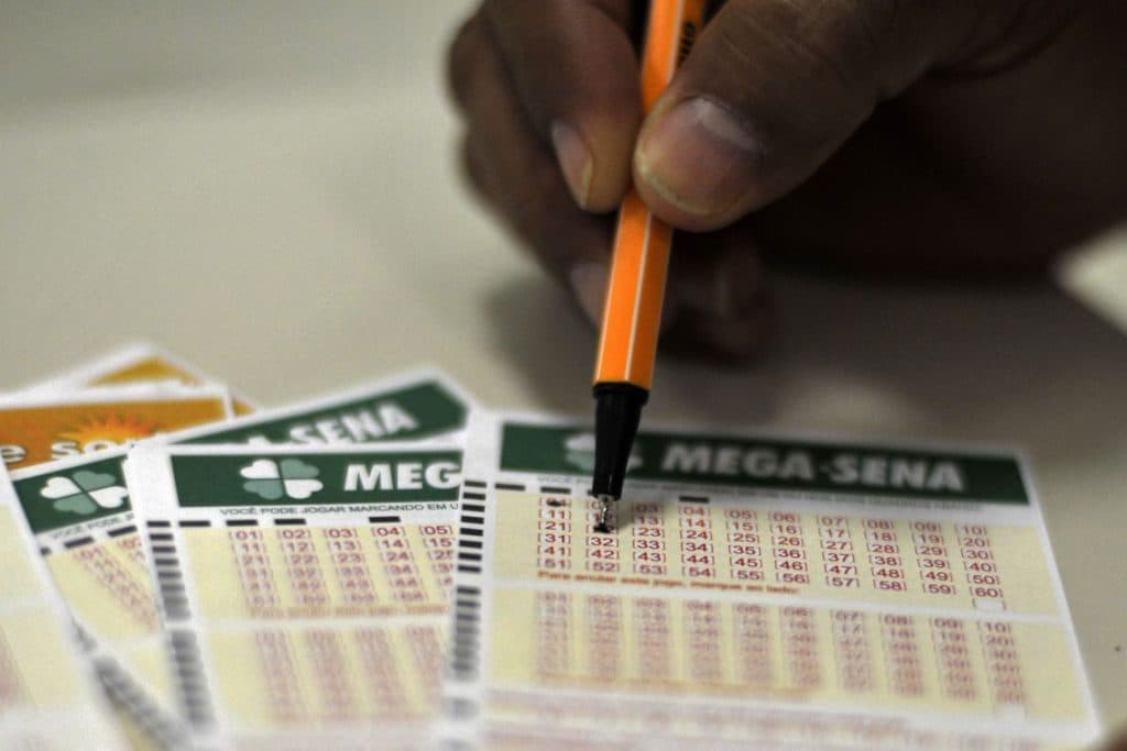 Mega-Sena pode pagar prêmio de R$ 27 milhões neste sábado