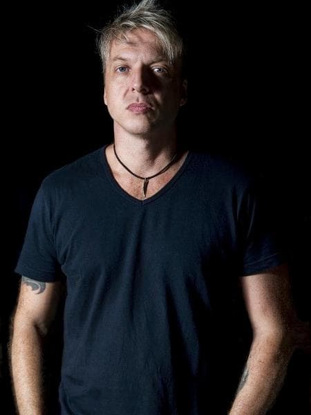 LEMBRA DELE? Vinny vira filósofo, abandona carreira de cantor e recusa até Faustão
