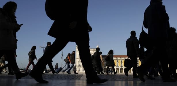 Não era como imaginava: cresce número de brasileiros que pedem ajuda para voltar de Portugal
