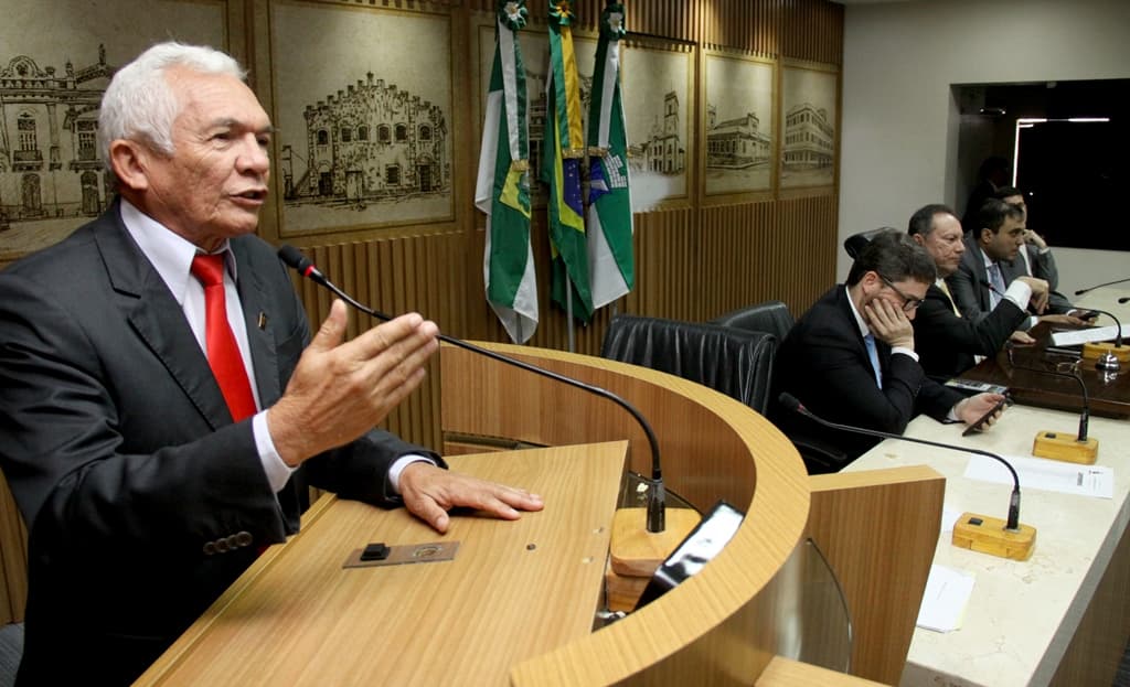 Câmara Municipal de Natal vota projeto que regulamenta locação de carros da Prefeitura