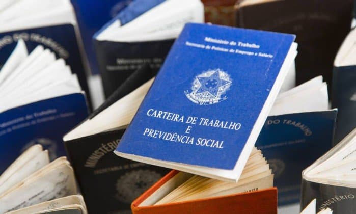Governo prepara cobrança pela emissão da carteira de trabalho