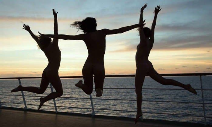 Saiba como é um cruzeiro só para nudistas