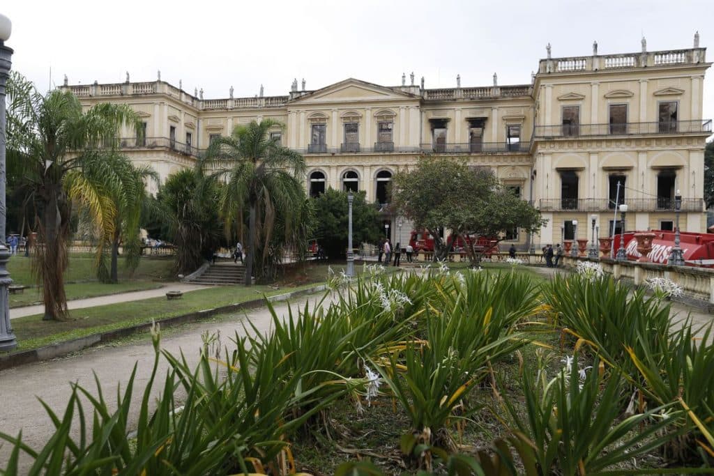 Museu Nacional não tinha brigada de incêndio, nem seguro para acervo