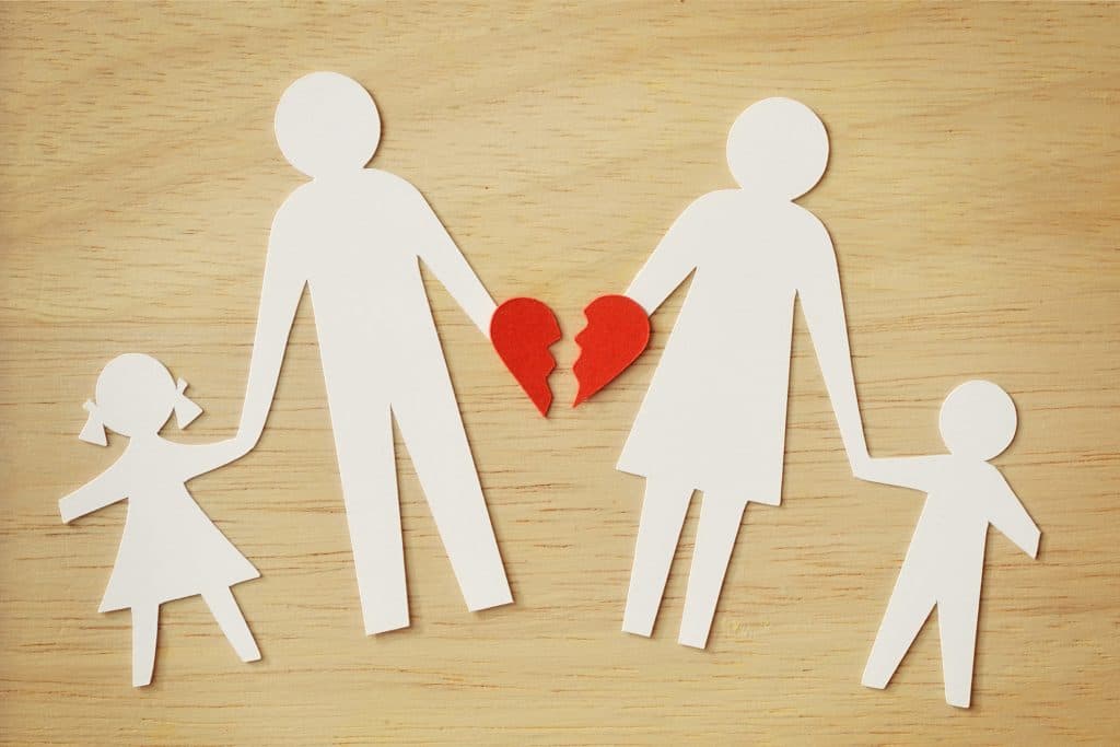 Cada vez mais filhos nascem fora do casamento tradicional