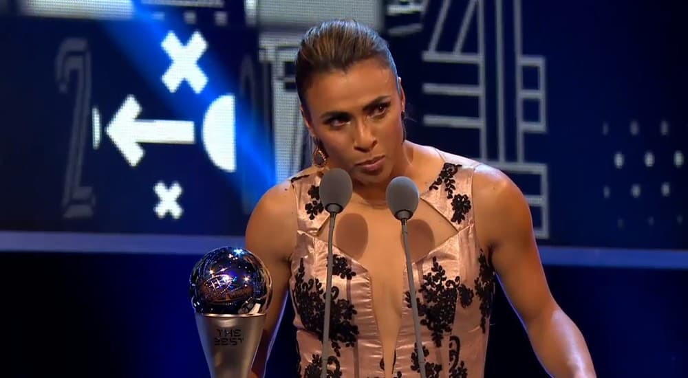 O HEXA CHEGOU: Marta é eleita Melhor do Mundo pela sexta vez e ultrapassa CR7 e Messi em vitórias