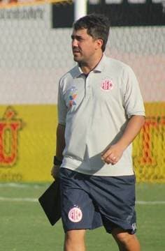 Luizinho Lopes oficializado como novo treinador do América
