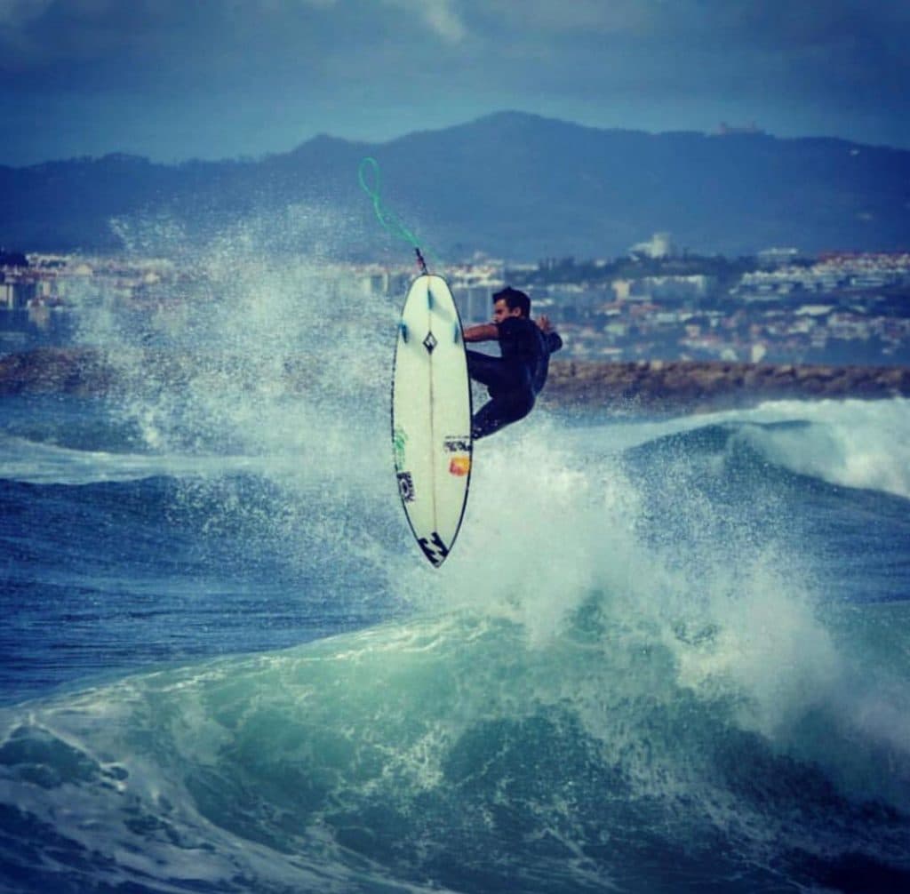 Ítalo Ferreira vence mundial de surf em Portugal