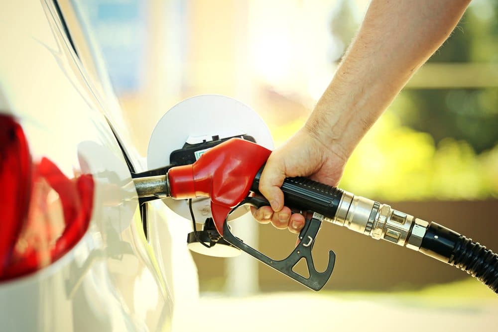 Petrobras anuncia redução de 2% no preço da gasolina nas refinarias; sétima queda consecutiva