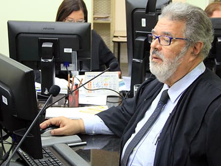 TRT-RN: Mecânico chamado de corno e agredido por chefe ganha indenização