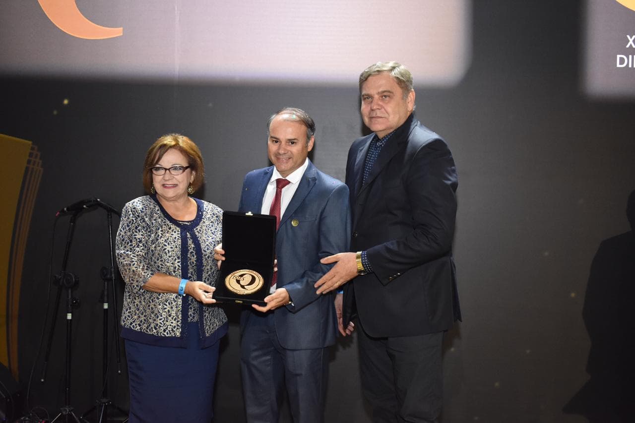 Cartório Paiva Amaral - Segundo Ofício de Notas de Parnamirim/RN recebeu o troféu Ouro na premiação nacional de Qualidade brasileira