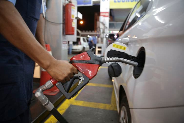 Quedas seguidas no preço da gasolina: mercado vê margens melhores na distribuição; entenda como redução poderia ser ainda maior