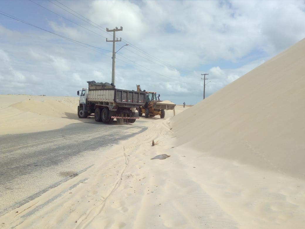 Avanço das dunas móveis na RN 305 - (Estrada de Pitangui): Prefeitura de Extremoz emite nota