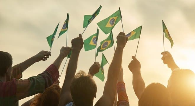 Brasileiros são os mais pessimistas com o próprio país entre 24 nações, diz pesquisa
