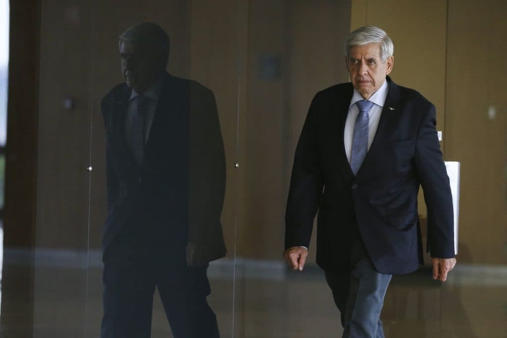 Futuro ministro da Defesa defende que Bolsonaro mantenha algum canal público de comunicação