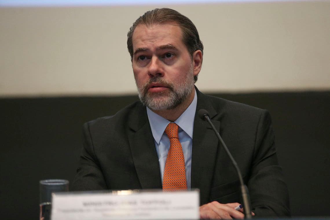 Presidente do STF defende reformas e maior engajamento da sociedade
