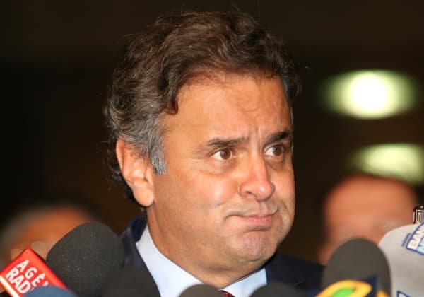 Propina foi entregue em caixas de sabão em pó para primo de Aécio, diz empresário em delação