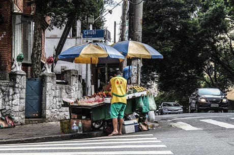 Desemprego cai e atinge 12,2 milhões de brasileiros, diz IBGE