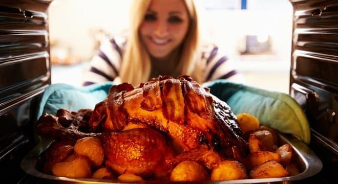 Como não engordar em tempos de Natal e festas ao fim de ano, de acordo com a ciência