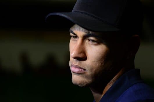 Jogadores da seleção saem em defesa de Neymar após acusação de estupro