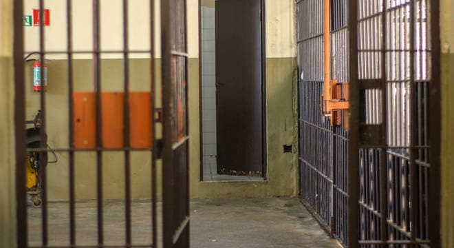 Um em cada dez detentos trabalha nos presídios do Brasil, diz estudo