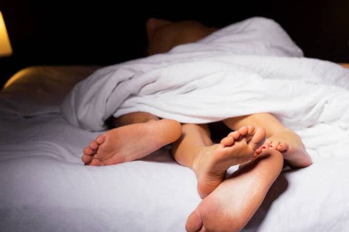 O tempo médio do sexo, segundo a ciência; levantamento ainda mostra que a duração do ato não muda com o uso do preservativo