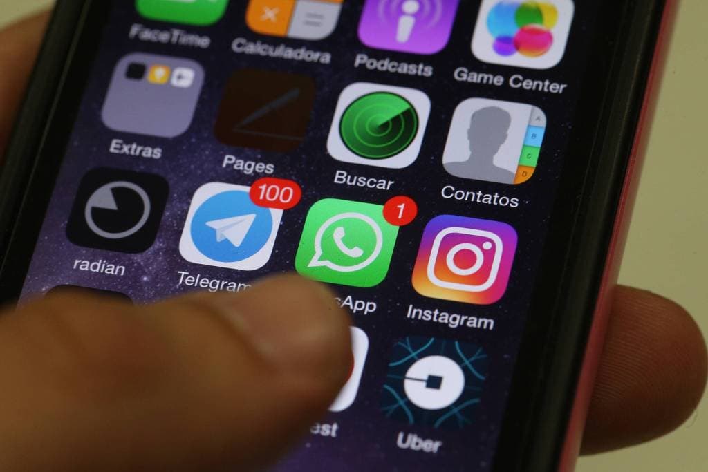 Bandidos clonam contas de WhatsApp para aplicar golpes; veja dicas