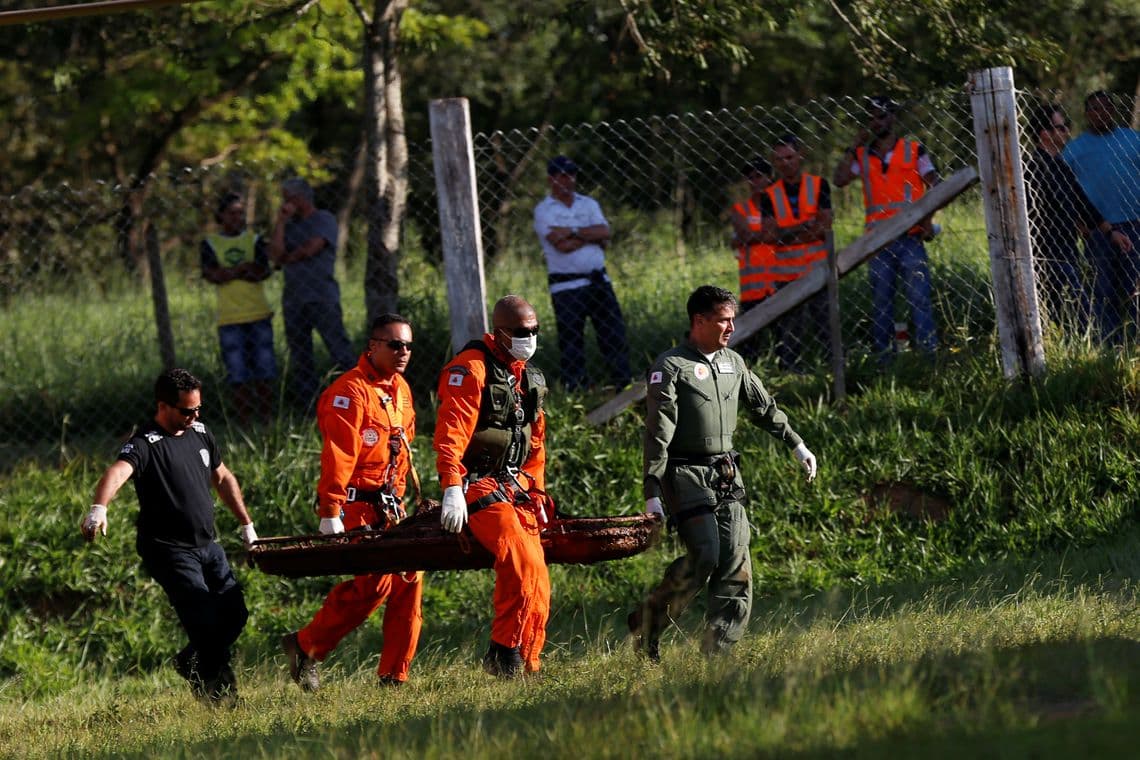 Mais de 300 homens trabalham no sexto dia de buscas em Brumadinho