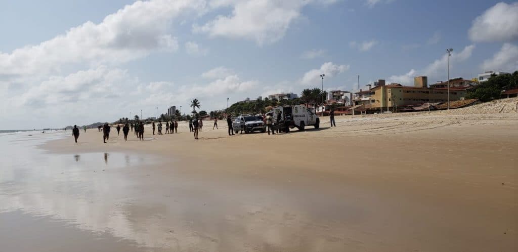 Corpo de jovem é encontrado na Praia de Pirangi