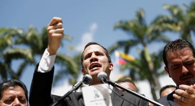 Repressão aumenta na Venezuela, e Guaidó diz que será golpe se for preso