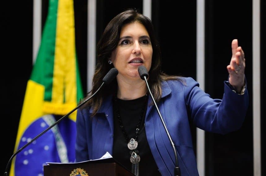 Ex-ministra de Lula chama escolas cívico-militares de “fascistas” e ataca governadores de direita