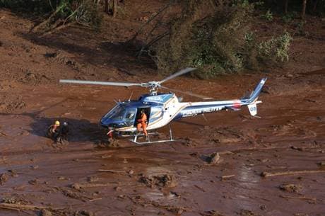 Bombeiros confirmam 60 mortos e 292 desaparecidos em Brumadinho