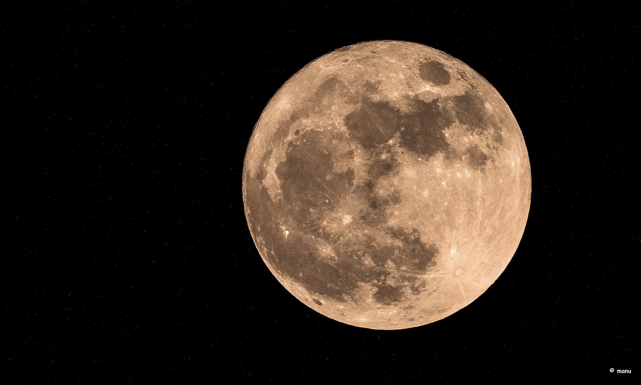 Maior superlua de 2019 ocorre nesta terça-feira