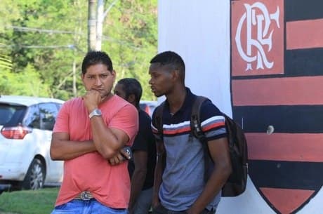 Flamengo se manifesta pela primeira vez após tragédia no CT