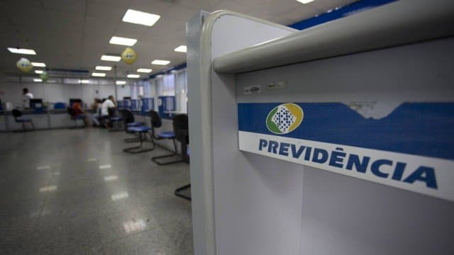 Pagar contribuições em atraso pode reduzir tempo necessário para aposentadoria; veja como consultar extratos