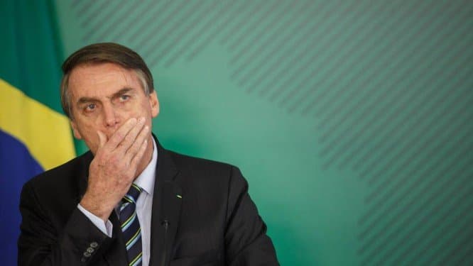 Atos sexuais de determinados foliões diante de multidões expostos por Bolsonaro em vídeo provocam guerra nas redes entre apoiadores e não simpatizantes do presidente