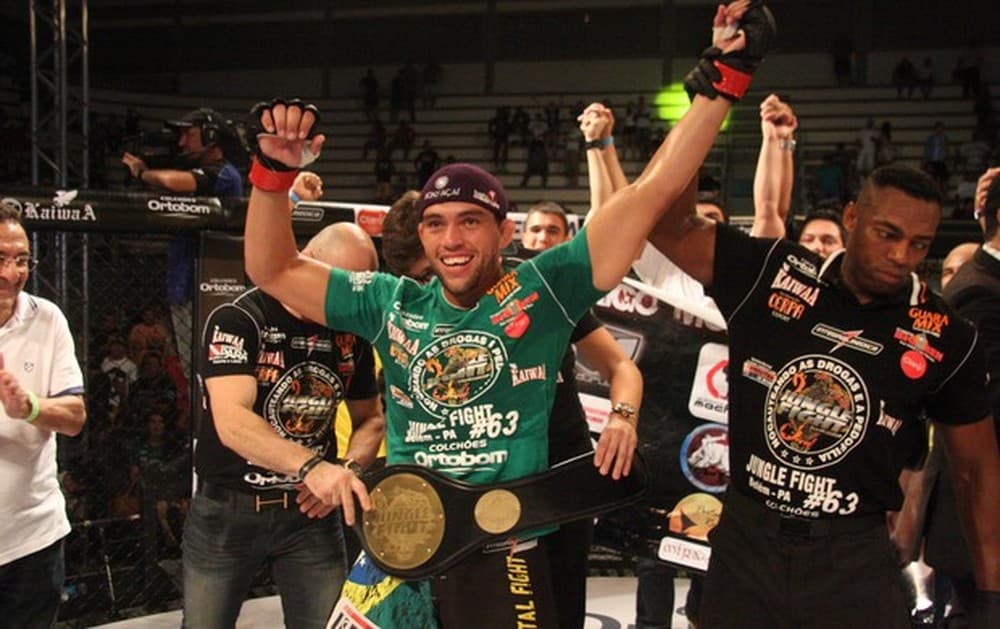 FOTO: Ex-lutador do UFC morre após discutir e ser atropelado por motorista de aplicativo em Belém