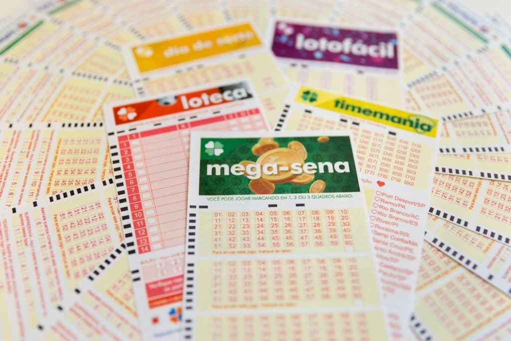 Mega-Sena pode pagar prêmio de R$ 18 milhões neste sábado