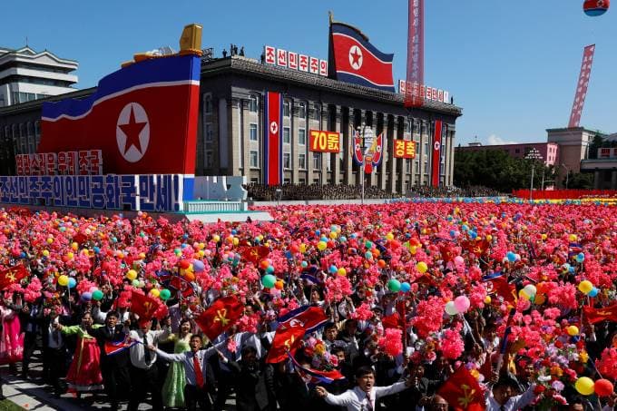 Coreia do Norte faz grandes cortes em alimentos fornecidos à população; ONU informa que metade sofre com severa escassez de comida