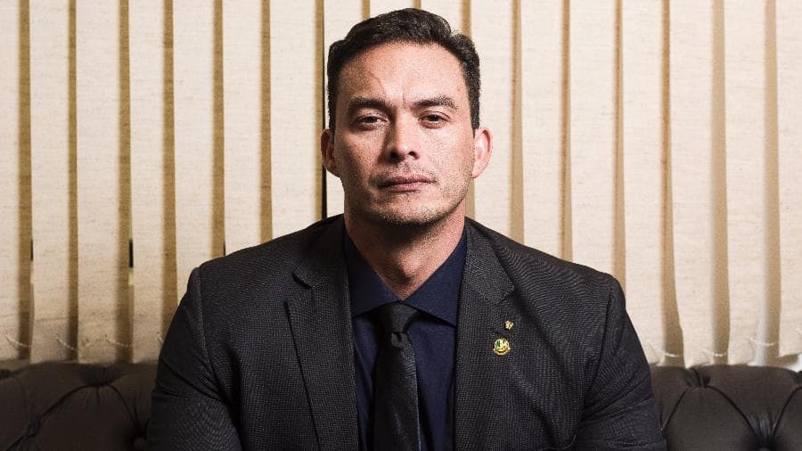 “Dar fuzil a alguém pode ser normal no Iraque, que vive em guerra”, diz Styvenson