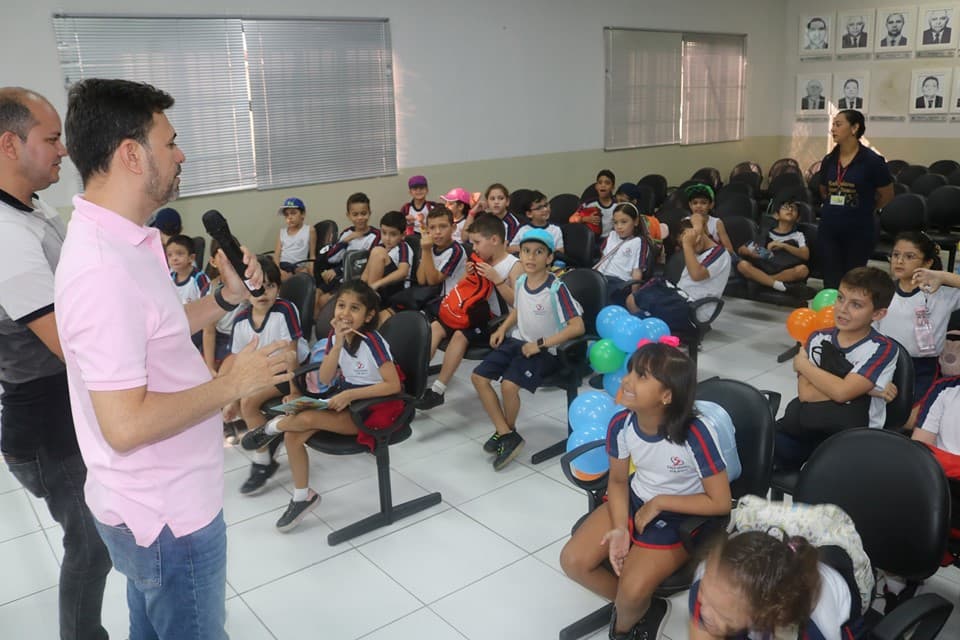 Câmara de Parnamirim recebe a visita de 50 alunos do Colégio Salesiano Dom Bosco