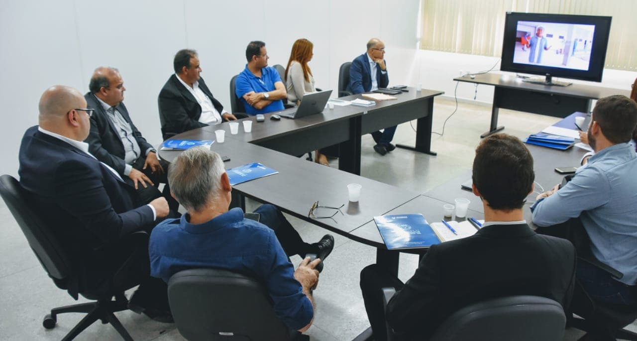 FOTO: Prefeito de São Gonçalo recebe grupo americano para discutir implantação de um centro de distribuição de fármacos no município