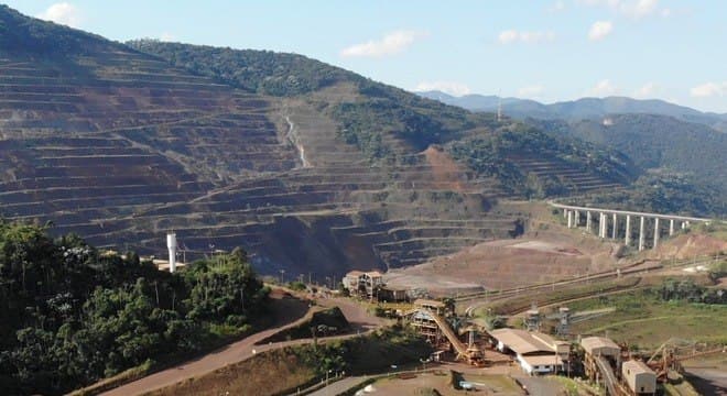 Estrutura de mina da Vale em MG já tem movimentação de 16 cm por dia