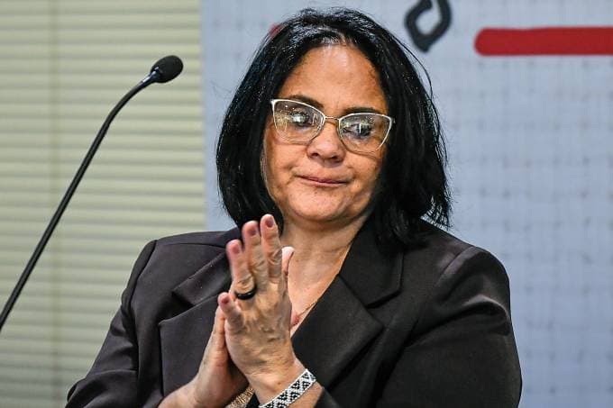 Bolsonaro sanciona lei que adota política contra automutilação e suicídio