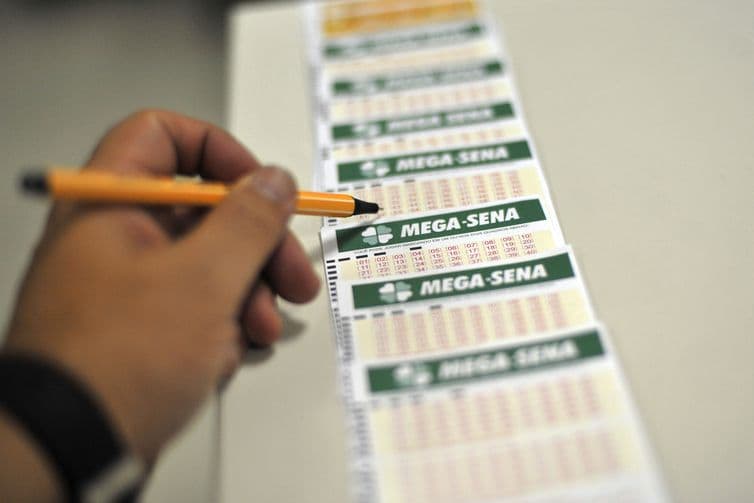 Mega-Sena pode pagar R$ 3 milhões neste sábado