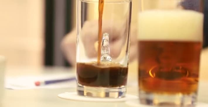 Empresa lança cerveja instantânea para fazer em casa usando água com gás