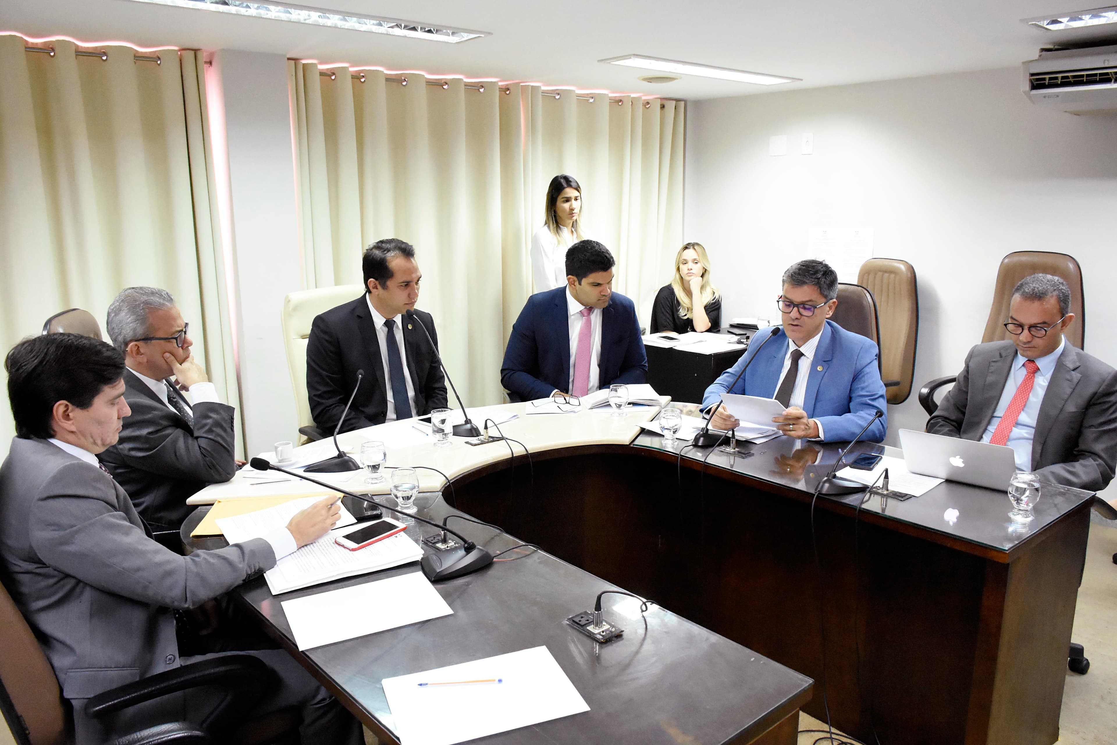 Comissão de Constituição da ALRN baixa em diligência projeto que altera Lei do IPVA