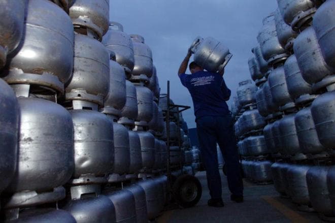 PROCON Natal divulga pesquisa de gás de cozinha; maior preço R$ 72,00, menor R$ 60,00, e valor médio de R$ 65,57
