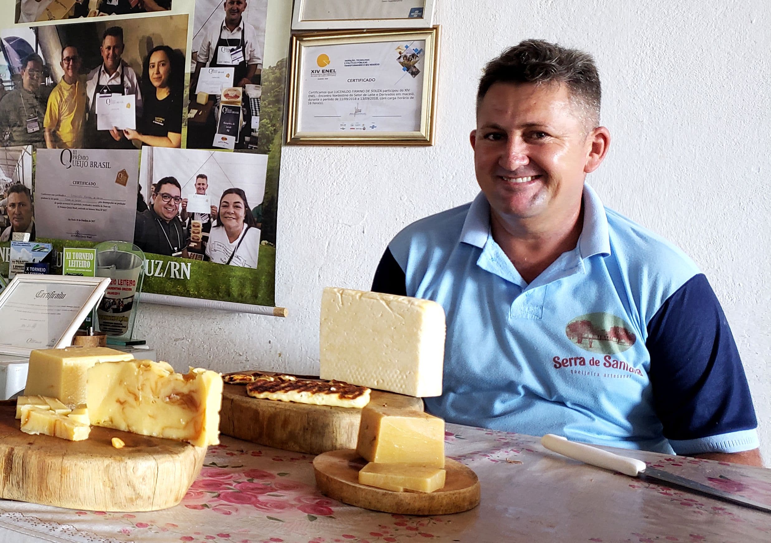 FOTO: Após troca de experiências na França, produtor de queijo do Seridó sonha alto