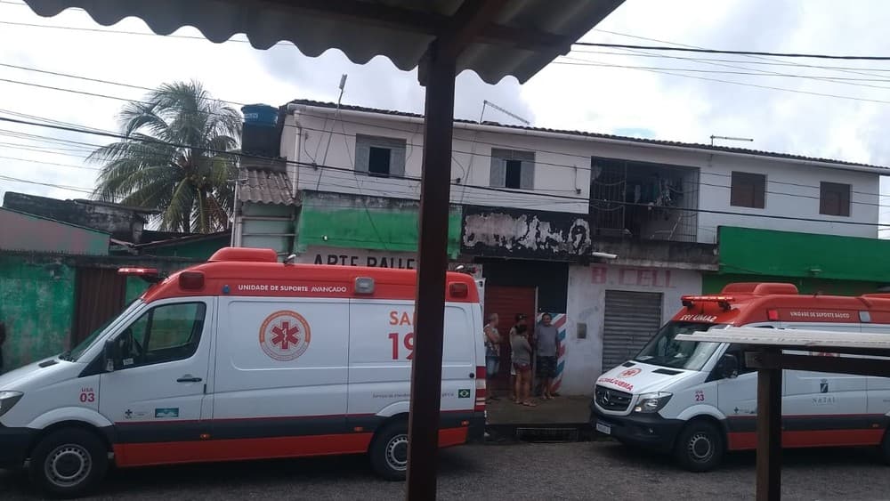 Dois homens sofrem choque elétrico durante instalação de antena em Natal e são socorridos em estado grave